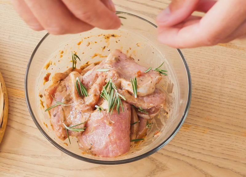 Marinatura con aglio granulare per pollo e vegan